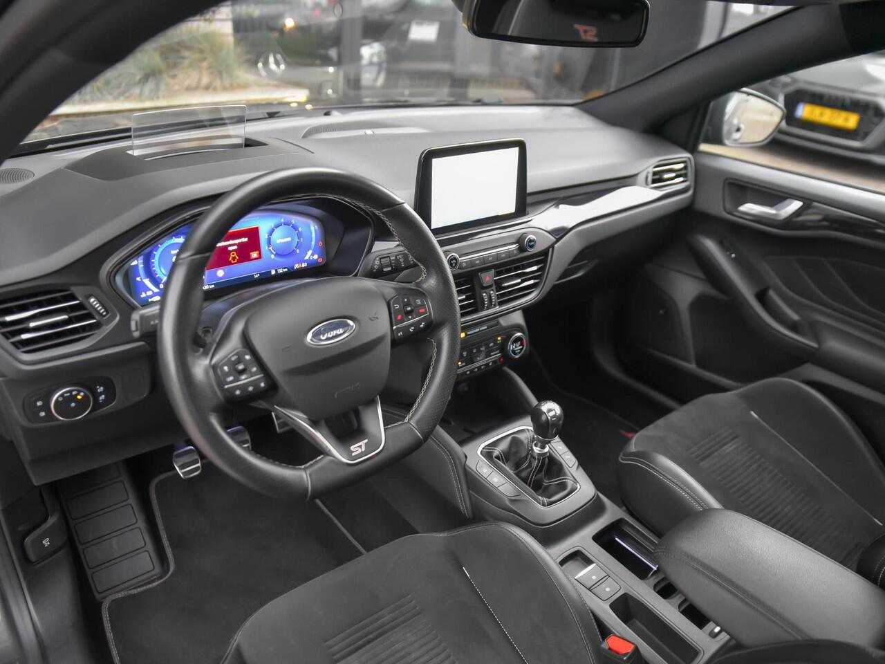 Ford FOCUS 2,3 EcoBoost ST / Panoramadak / 280 PK / Bang & Olufson / Adaptive Cruise Control / Head up display / Recaro stoelen