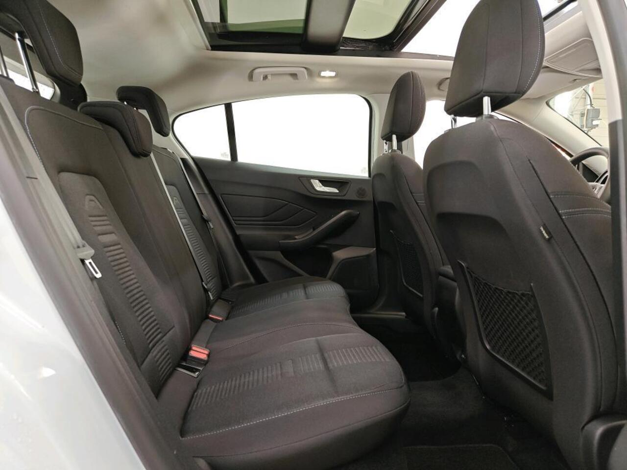 Ford FOCUS 1.0 Hybrid Active Business 1e Eigenaar | NL-Auto | Volledig Onderh | BTW | Pano | Camera | Navi | Carplay | Bots | Cruise | Keyless | Full Led | LMV | PDC