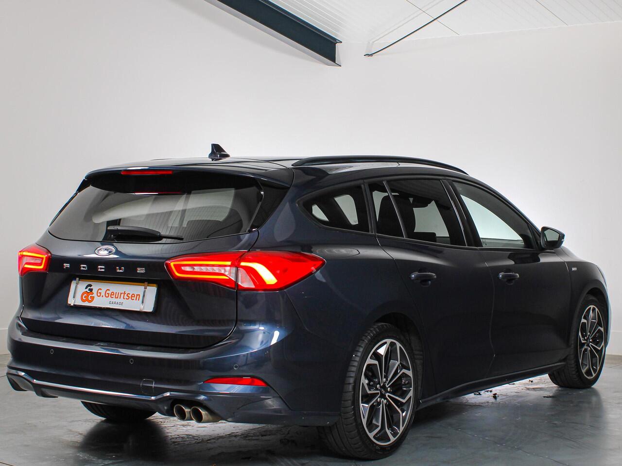 Ford FOCUS Wagon 1.0 EcoBoost ST-Line Business Navigatie, Apple CarPlay, Stoel/Stuurverwarming