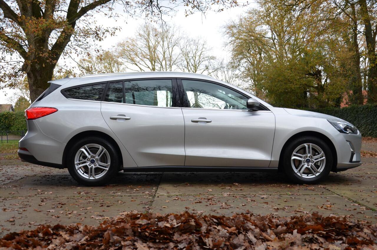 Ford FOCUS Wagon 1.0 EcoBoost Trend Edition Business Navi/Pdc/Ecc/Led/Stoel Stuur & ruitverwarming/Cr-Controle/Achteruitrij camera/Lmv/Trekhaak