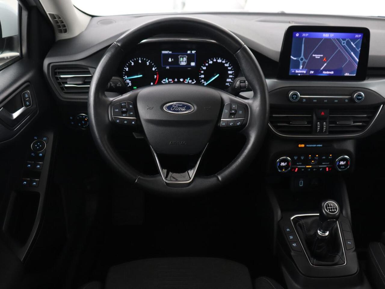 Ford FOCUS 1.0 EcoBoost Active | Panoramadak | Trekhaak | Stoel & stuurverwarming | B&O Sound | Carplay | Navigatie | Full LED | Keyless | Comfortstoelen | Climate control | Parkeerhulp