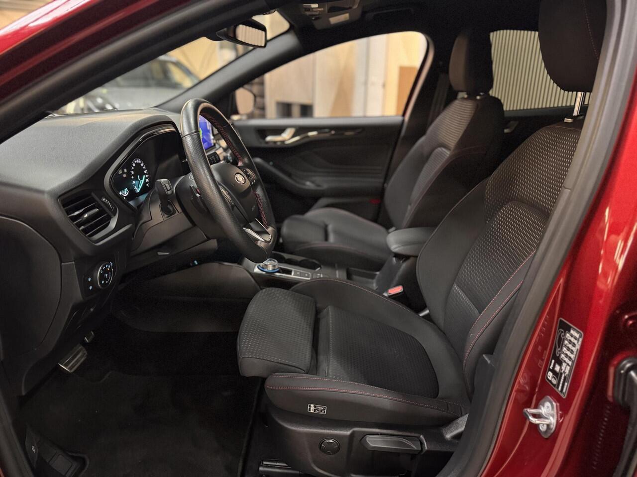 Ford FOCUS 150pk Automaat ST Line Full Options Camera Ad. Cruise Winter Parking Dodehoek pack AGR Stoel B&O 5drs