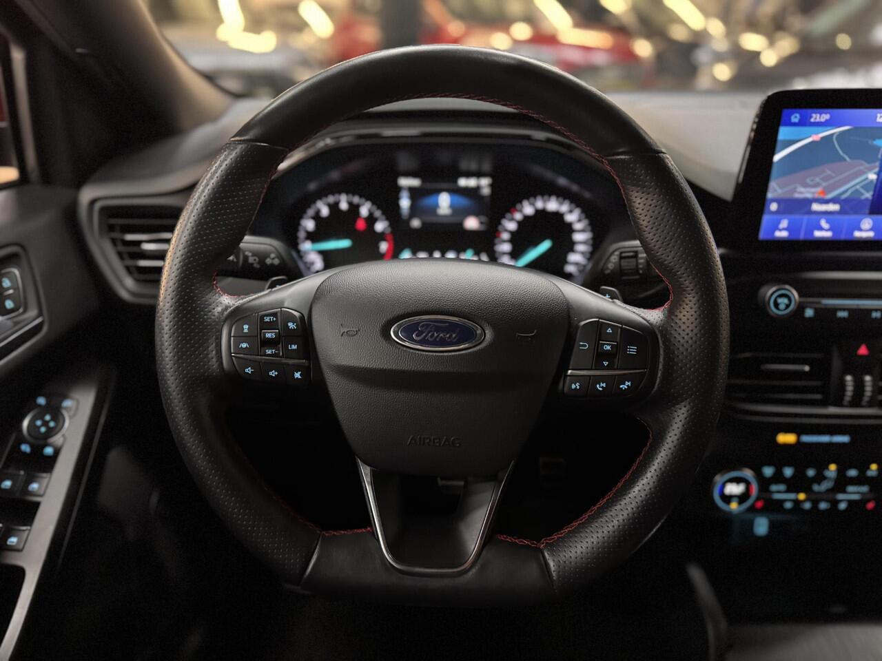 Ford FOCUS 150pk Automaat ST Line Full Options Camera Ad. Cruise Winter Parking Dodehoek pack AGR Stoel B&O 5drs