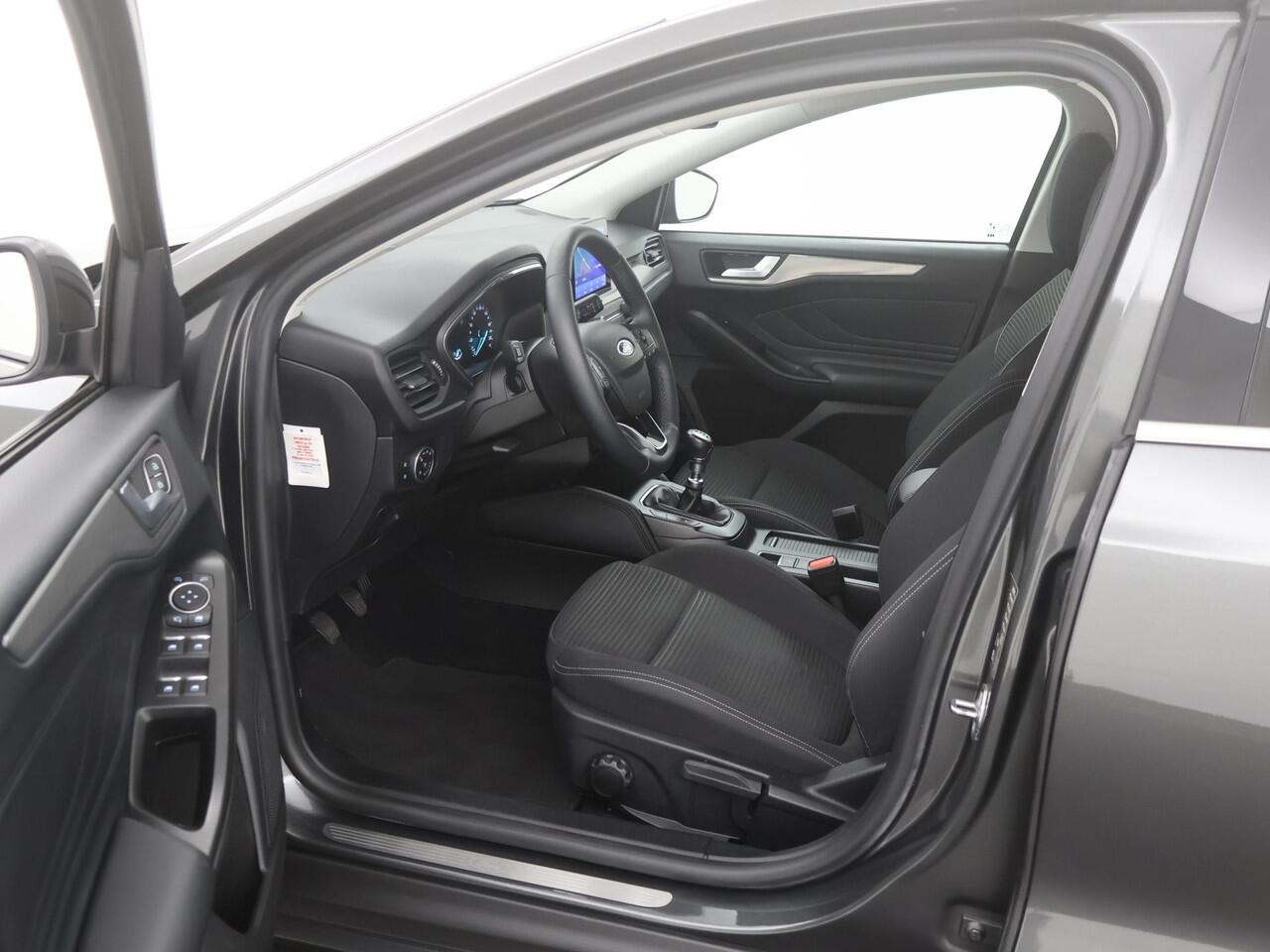 Ford FOCUS 1.5 EcoBoost 150pk Titanium Business TREKH|NAVI|LED|WINTERPACK|CLIMA|18INCH|CRUISE|