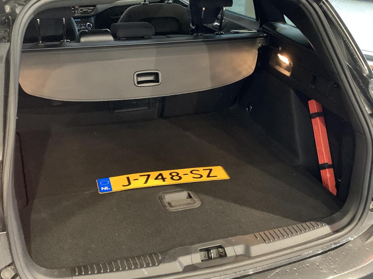 Ford FOCUS Wagon 1.0 EcoBoost Hybrid ST Line X Business ELEKTRISCH PANORAMADAK | ELEKTRISCHE ACHTERKLEP | ACHTERUITRIJCAMERA | COMPLETE AUTO!