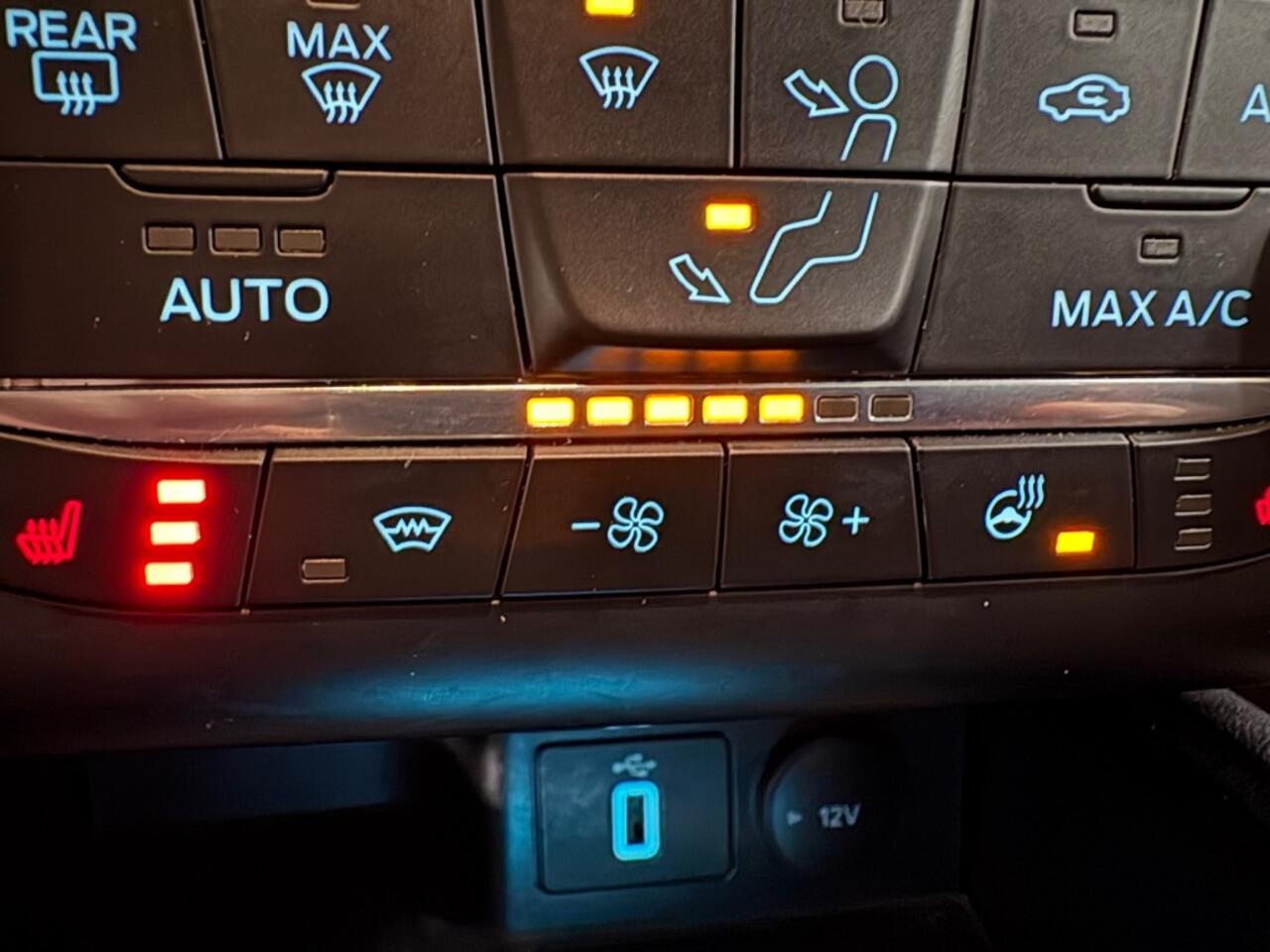 Ford FOCUS Ecob. ST-Line X 165pk Virtual Cockpit Nav Winterpak PDC Camera Adap Cruise