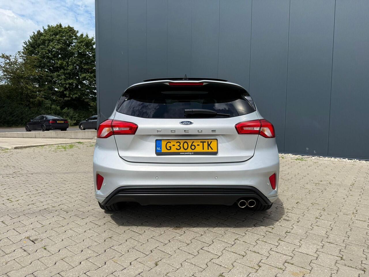 Ford FOCUS 1.0 EcoBoost ST Line Pano / trekhaak / pdc