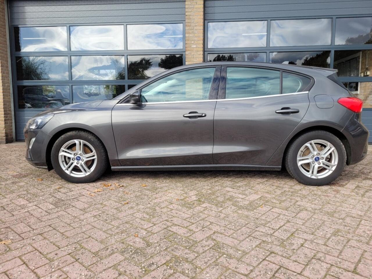 Ford FOCUS 1.0 Turbo 125pk 5 drs Business Edition apple carplay xenon