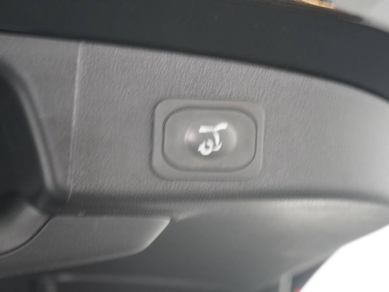 Ford FOCUS Wagon 1.0 EcoBoost Titanium X Business - Navigatie - Elektrische achterklep - Climate Control