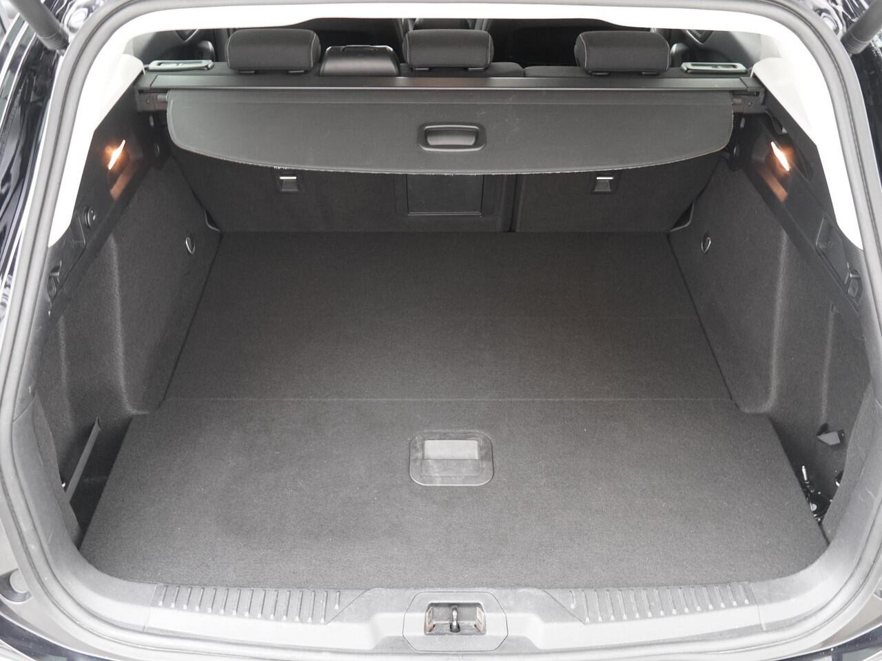 Ford FOCUS Wagon 1.0 EcoBoost Titanium X Business - Navigatie - Elektrische achterklep - Climate Control