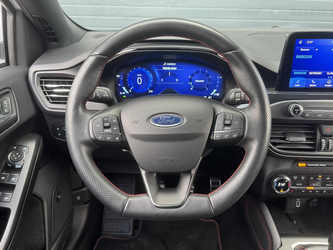Ford FOCUS WAGON 1.0 HYBRID ST LINE X BUSINESS I WINTERPAKKET I 18" LM I P-CAMERA I CARPLAY I NAVIGATIE