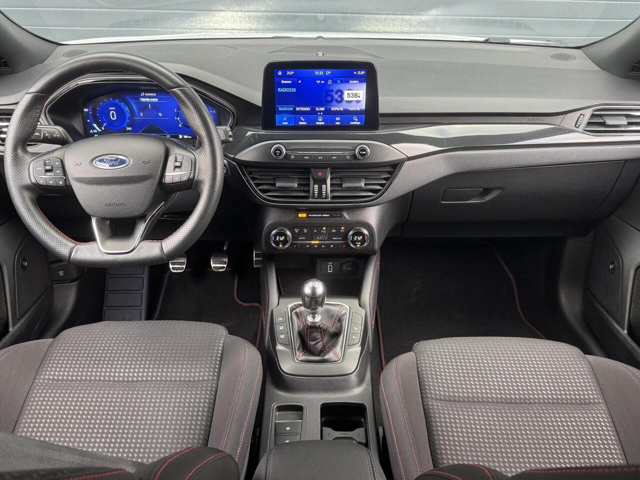 Ford FOCUS WAGON 1.0 HYBRID ST LINE X BUSINESS I WINTERPAKKET I 18" LM I P-CAMERA I CARPLAY I NAVIGATIE