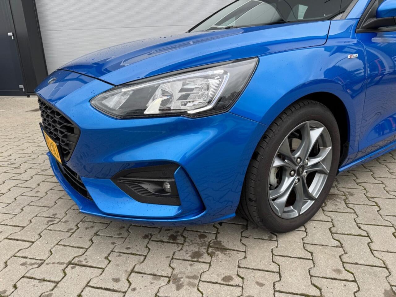 Ford FOCUS 1.0 ECOBOOST HYBRIDE ST-LINE BUSSINES / Camera / BenO Sound / ECC / NAVIGATIE.