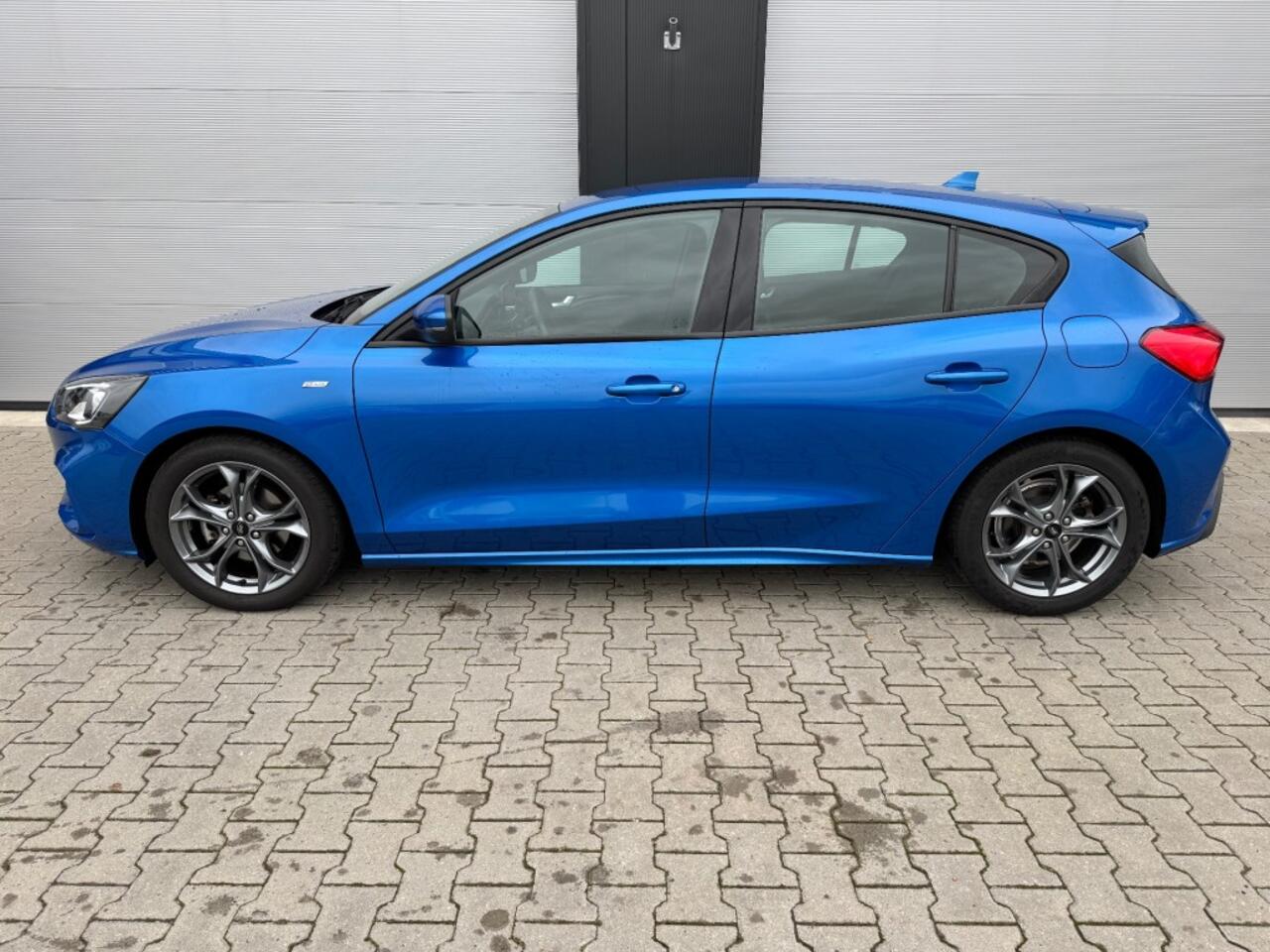 Ford FOCUS 1.0 ECOBOOST HYBRIDE ST-LINE BUSSINES / Camera / BenO Sound / ECC / NAVIGATIE.