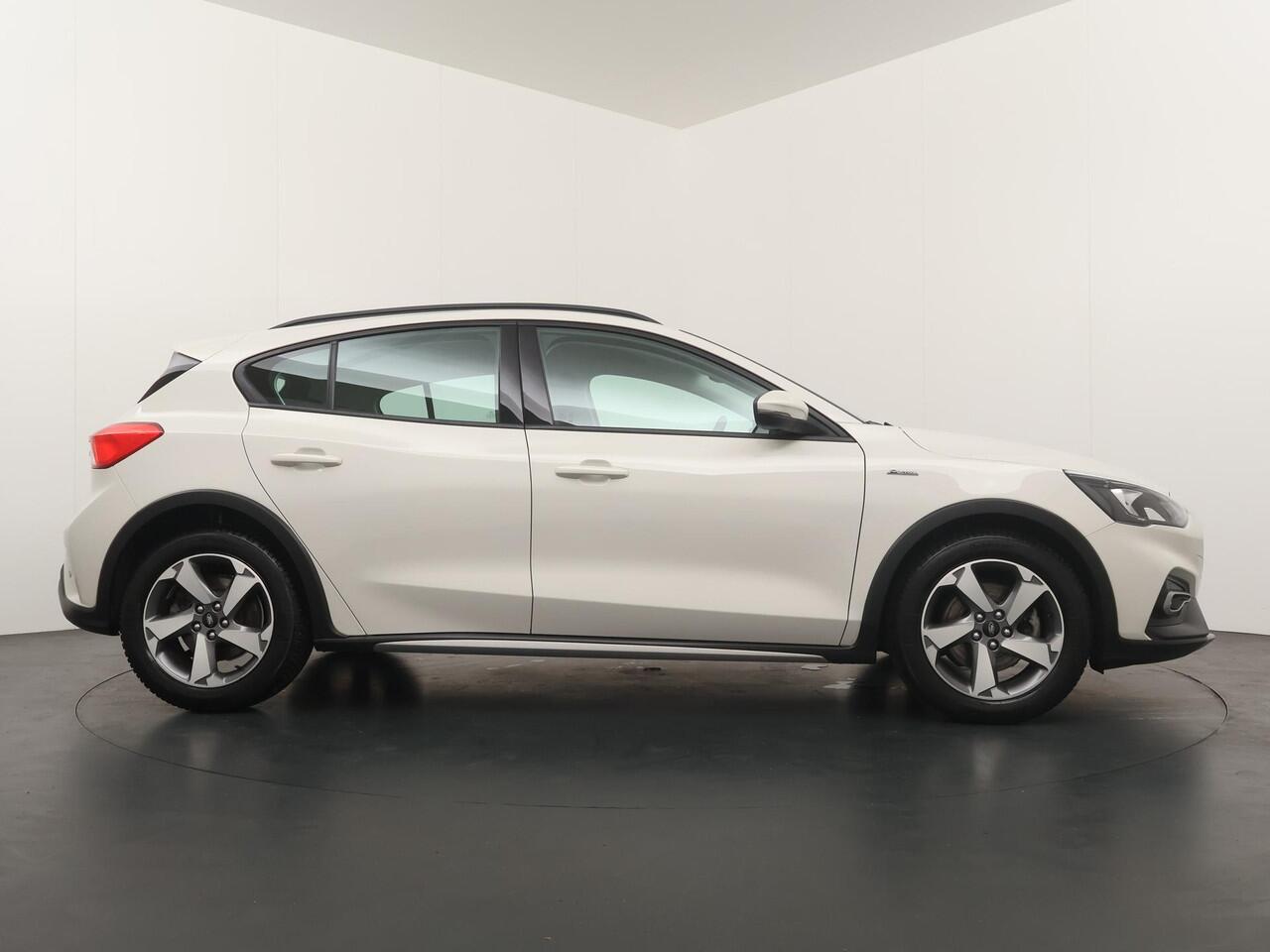 Ford FOCUS 1.0 EcoBoost Active Business - Navigatie - Keyless entry & Start - Climate Controle