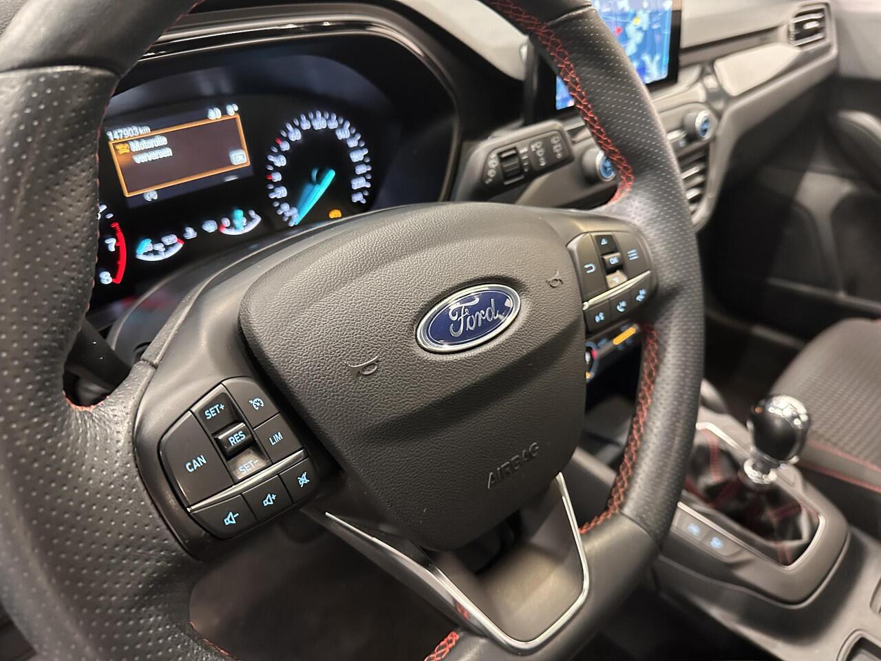 Ford FOCUS Wagon 1.0 EcoBoost 125pk Hybrid ST Line Navigatie Apple Carplay/Android Auto Camera Parkeersensoren Cruise Control Ledverlichting Climate Control Lichtmetalen velgen