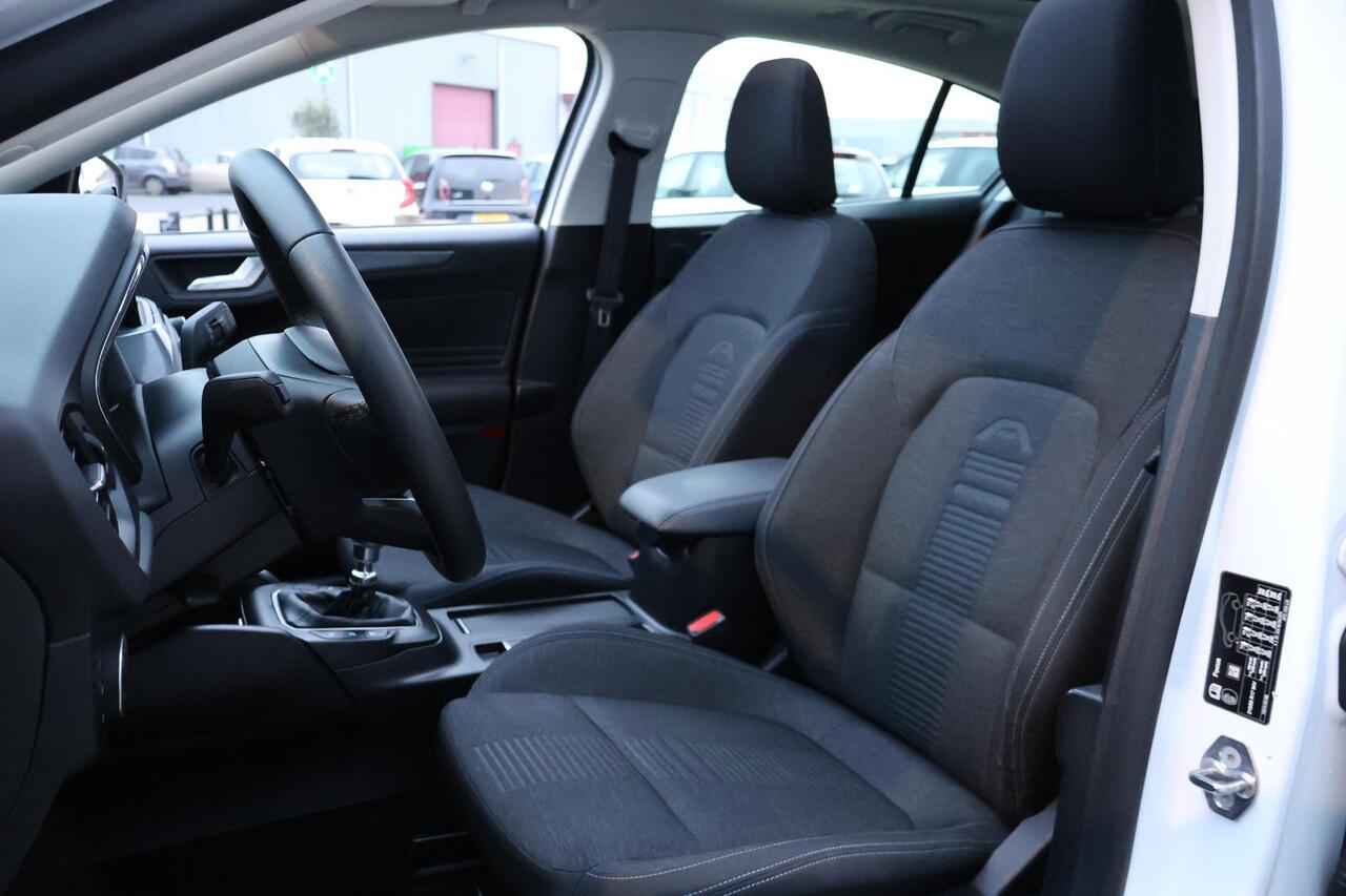 Ford FOCUS 1.0 Hybrid Active Business 1e Eigenaar | NL-Auto | Volledig Onderh | BTW | Pano | B&O | Camera | Navi | Carplay | Bots | ADCruise | Keyless | Full Led | LMV | PDC