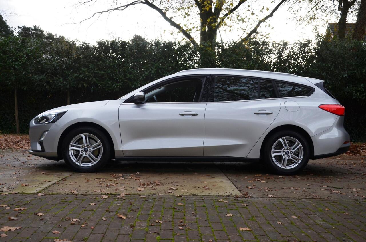 Ford FOCUS Wagon 1.0 EcoBoost Trend Edition Business Navi/Pdc/Ecc/Led/Stoel Stuur & ruitverwarming/Cr-Controle/Achteruitrij camera/Lmv/Trekhaak