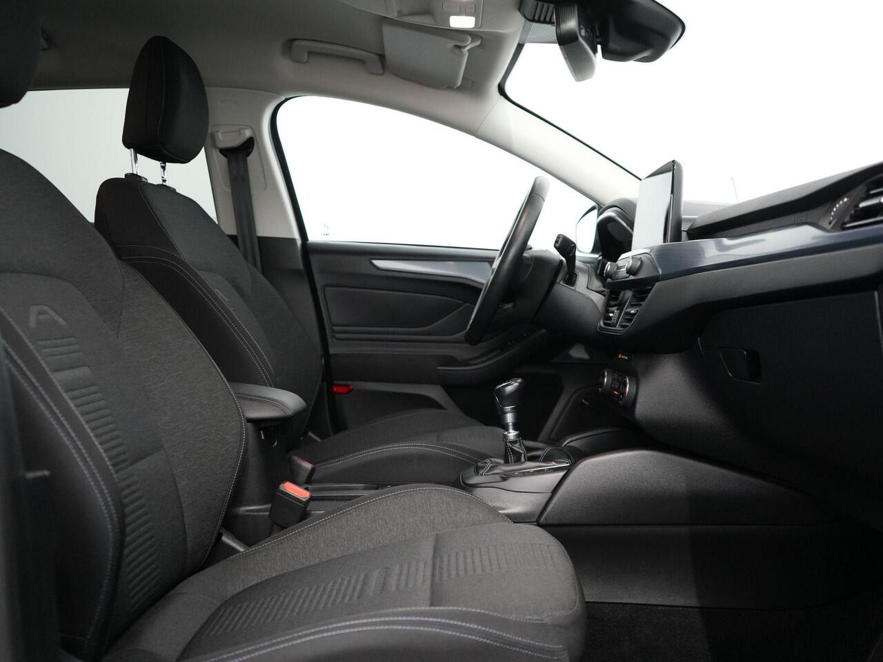 Ford FOCUS Wagon 1.0 EcoBoost Hybrid Active Business | Full Led | Camera | Carplay | HUD |