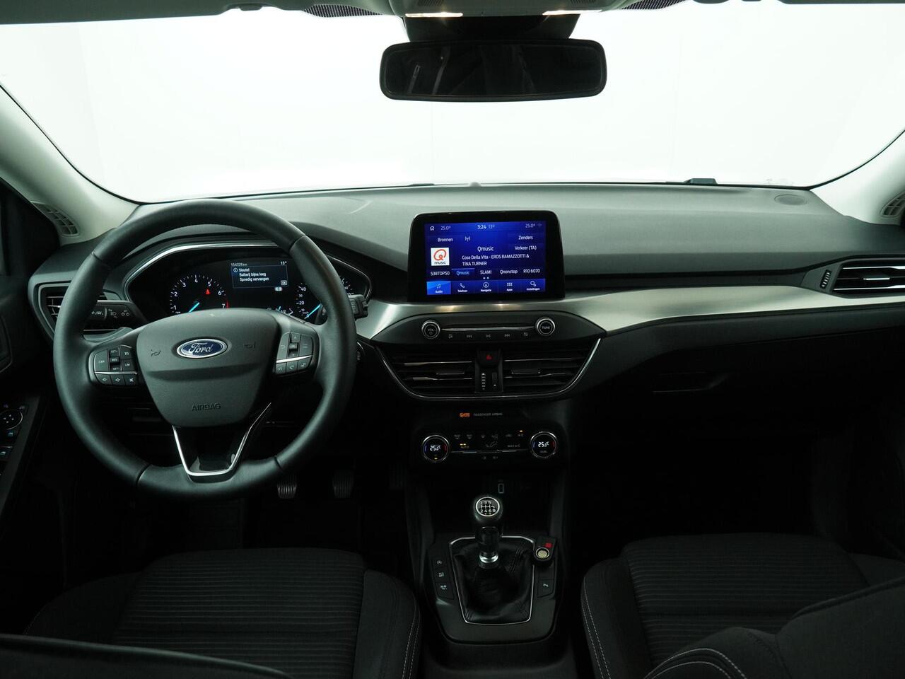 Ford FOCUS Wagon 1.0 EcoBoost Titanium Business - Navigatie - Climate Control - Trekhaak wegklapbaar