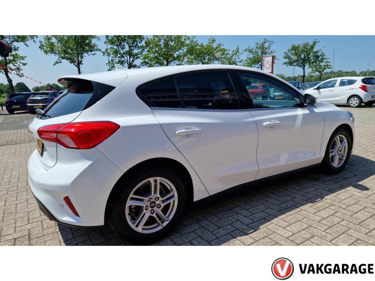 Ford FOCUS 1.0 EcoB. Tr Ed. bns