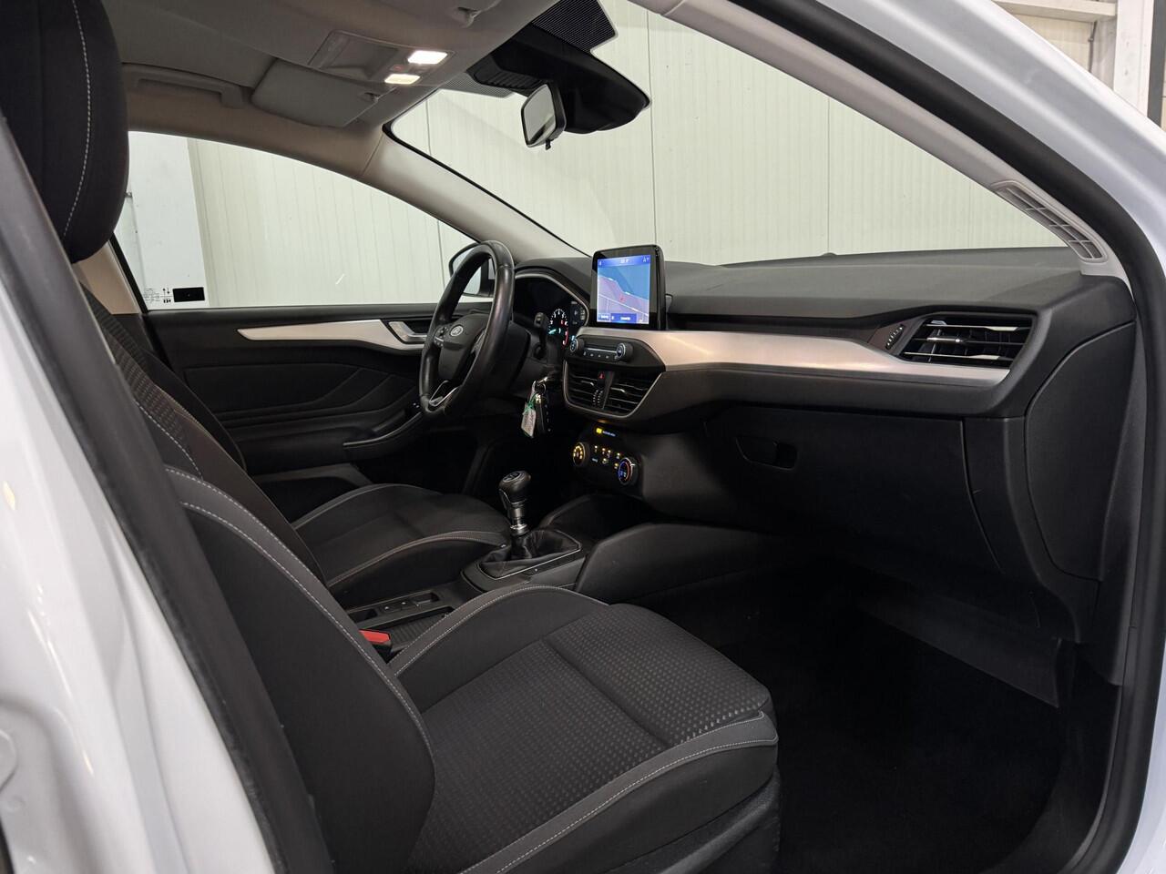 Ford FOCUS Wagon 1.0 EcoBoost Edition Business LED NAVI PDC TREKHAAK LMV