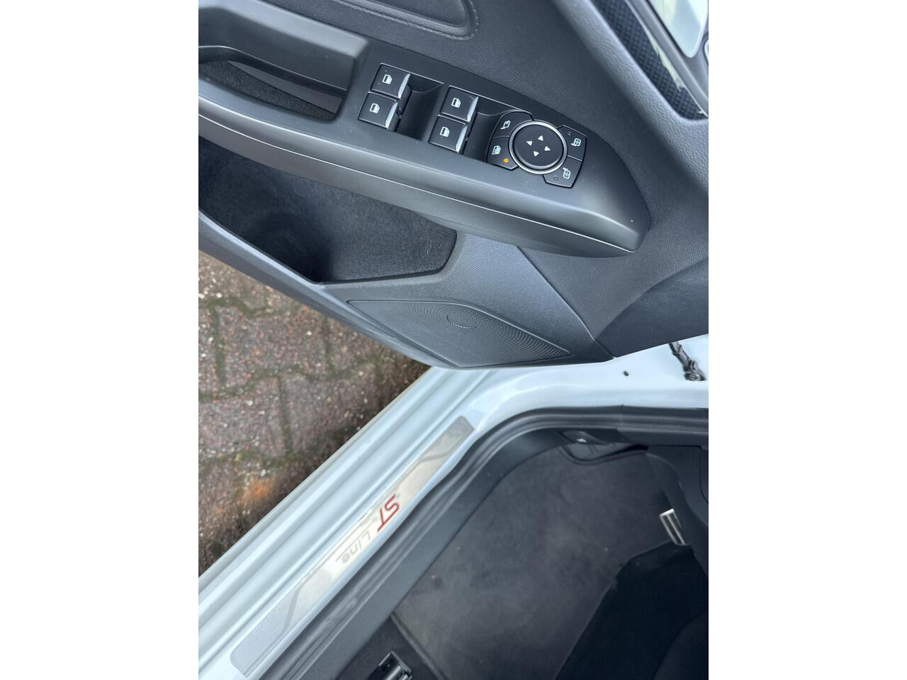 Ford FOCUS 1.5 EcoBoost ST Line Business Prijs Incl 12 maanden BOVAG garantie