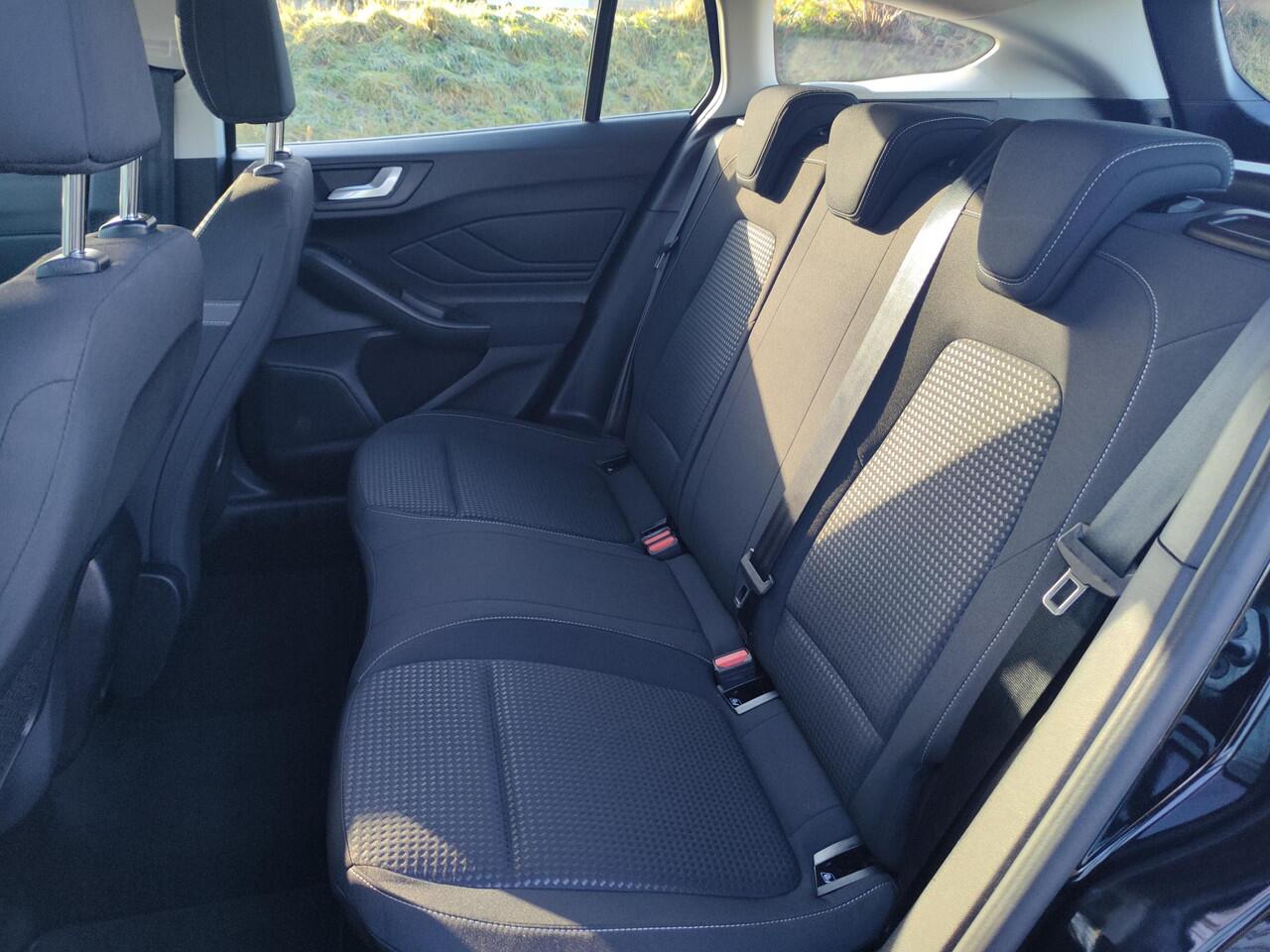 Ford FOCUS Wagon 1.0 EB Edition Business | AIRCO | NAVIGATIE | CRUISE CONTROL | PARKEERSENSOREN |