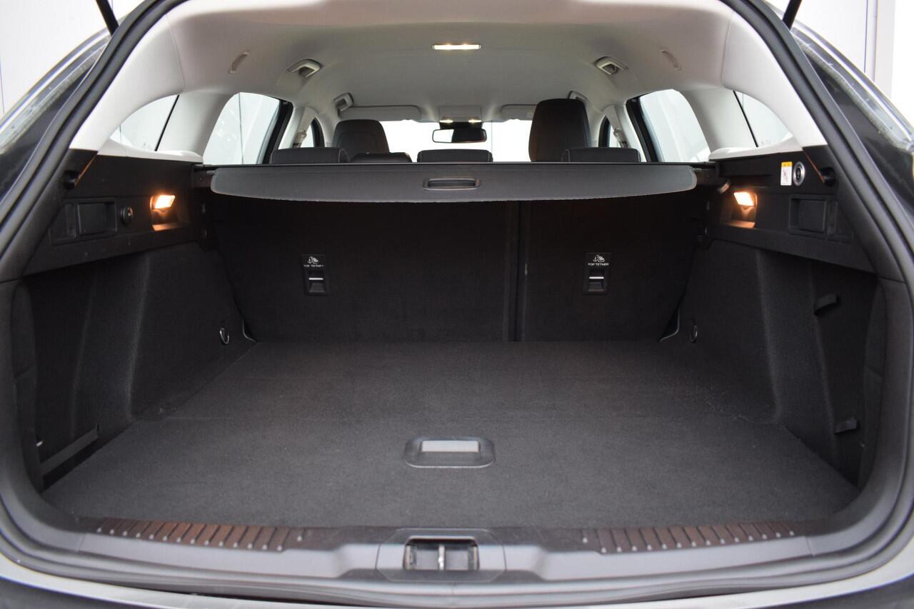 Ford FOCUS Wagon 1.5 EcoBlue Titanium Business | Automaat | Trekhaak | Apple CarPlay | Climate