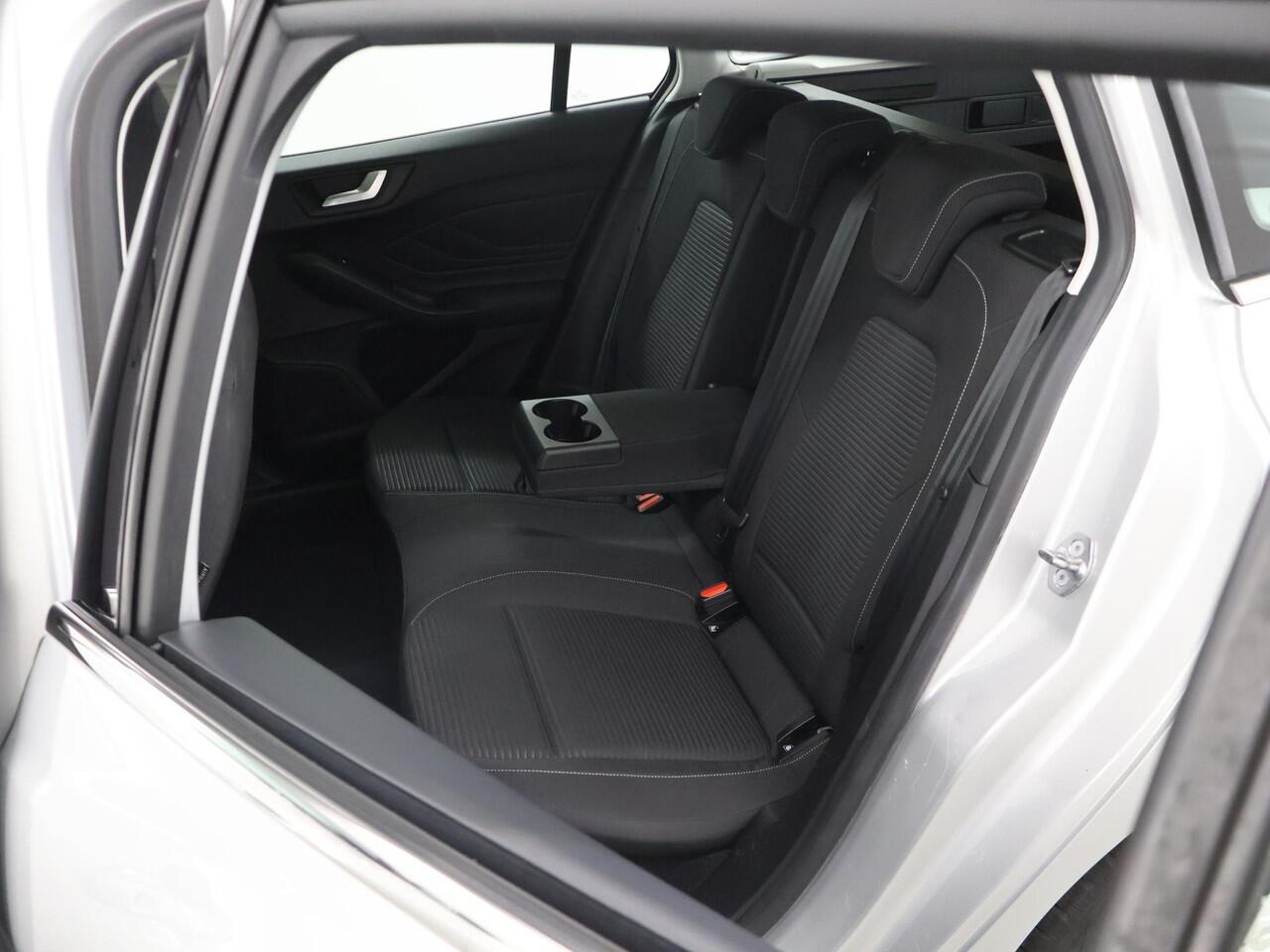 Ford FOCUS Wagon 1.0 EcoBoost Titanium Business | Winterpakket | Navigatie | Cruise Control | Climate Control | Parkeersensoren |