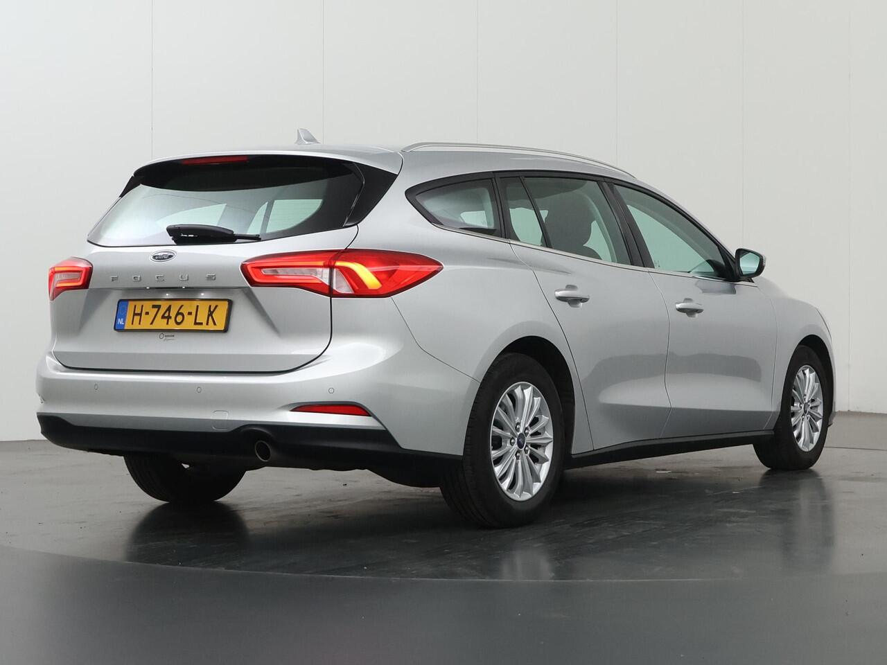 Ford FOCUS Wagon 1.0 EcoBoost Titanium Business | Winterpakket | Navigatie | Cruise Control | Climate Control | Parkeersensoren |