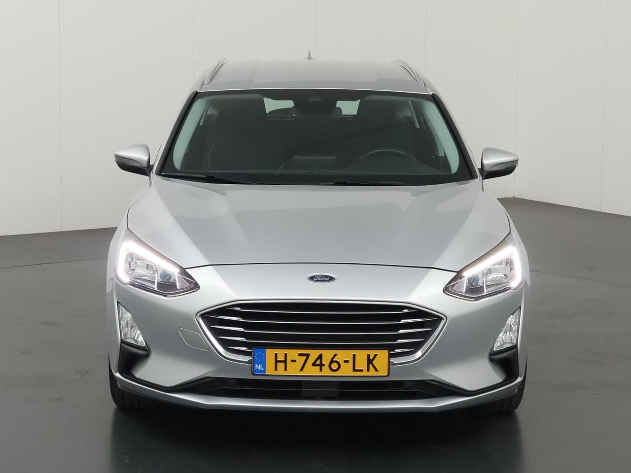 Ford FOCUS Wagon 1.0 EcoBoost Titanium Business | Winterpakket | Navigatie | Cruise Control | Climate Control | Parkeersensoren |