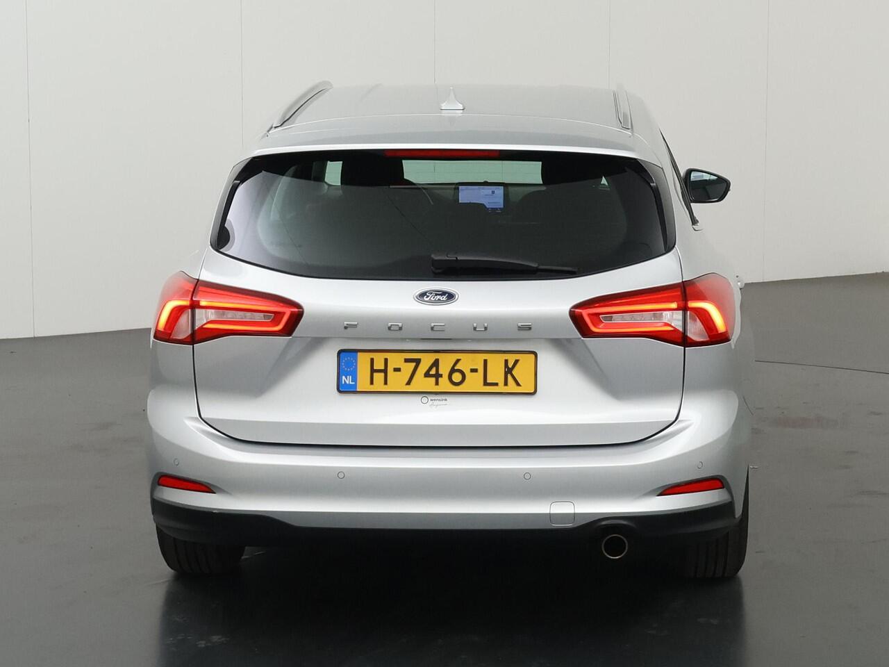 Ford FOCUS Wagon 1.0 EcoBoost Titanium Business | Winterpakket | Navigatie | Cruise Control | Climate Control | Parkeersensoren |