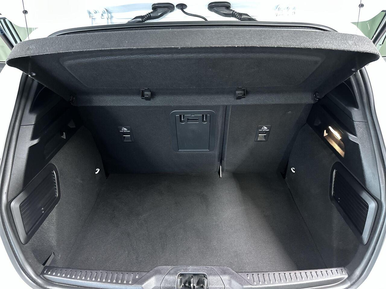 Ford FOCUS 1.0 EcoBoost Hybrid ST Line X Business 155PK | Navi | Led | Winter pakket