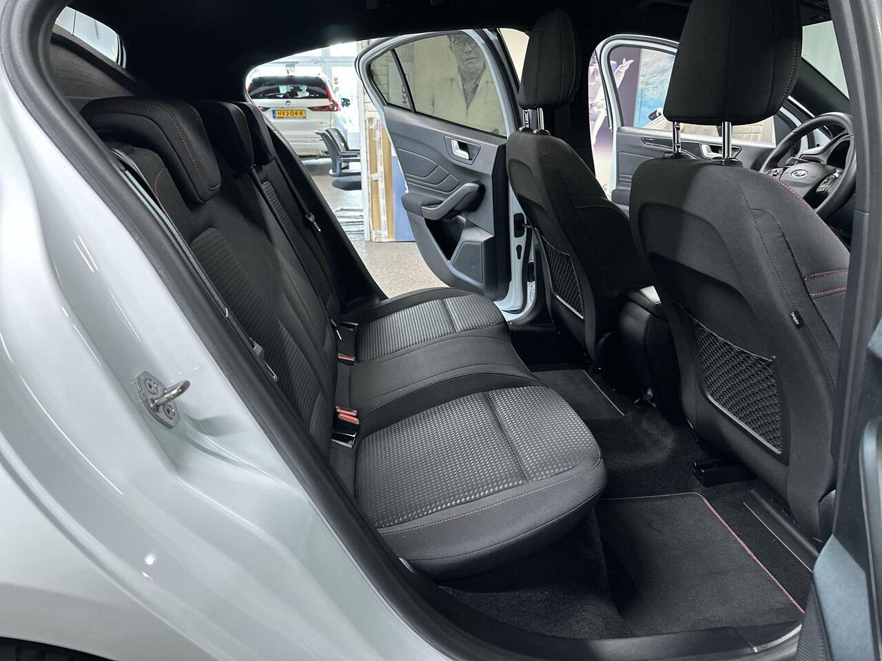 Ford FOCUS 1.0 EcoBoost Hybrid ST Line X Business 155PK | Navi | Led | Winter pakket