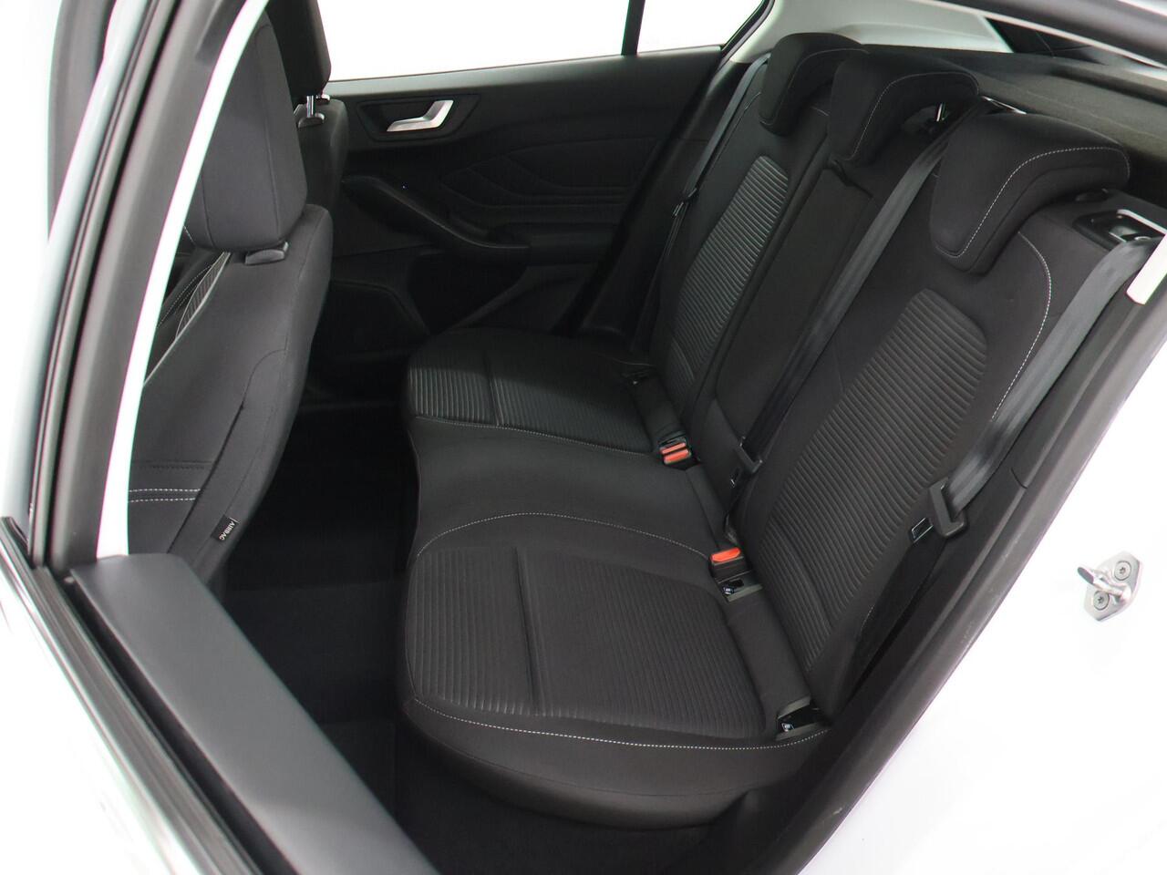 Ford FOCUS 1.0 EcoBoost Titanium Business | Navigatie | Climate Control | Cruise Control | Parkeersensoren |