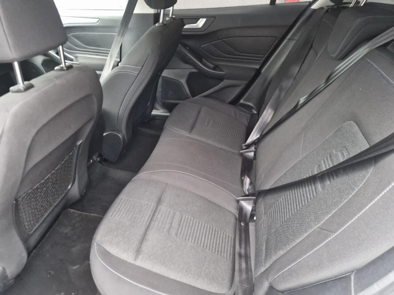 Ford FOCUS 1.5 EcoB. Active 1 jaar garantie