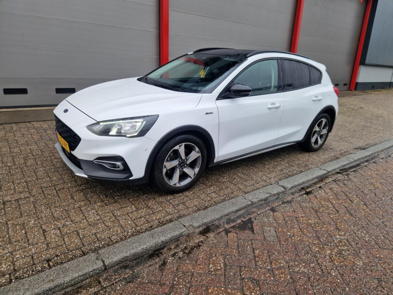 Ford FOCUS 1.5 EcoB. Active 1 jaar garantie