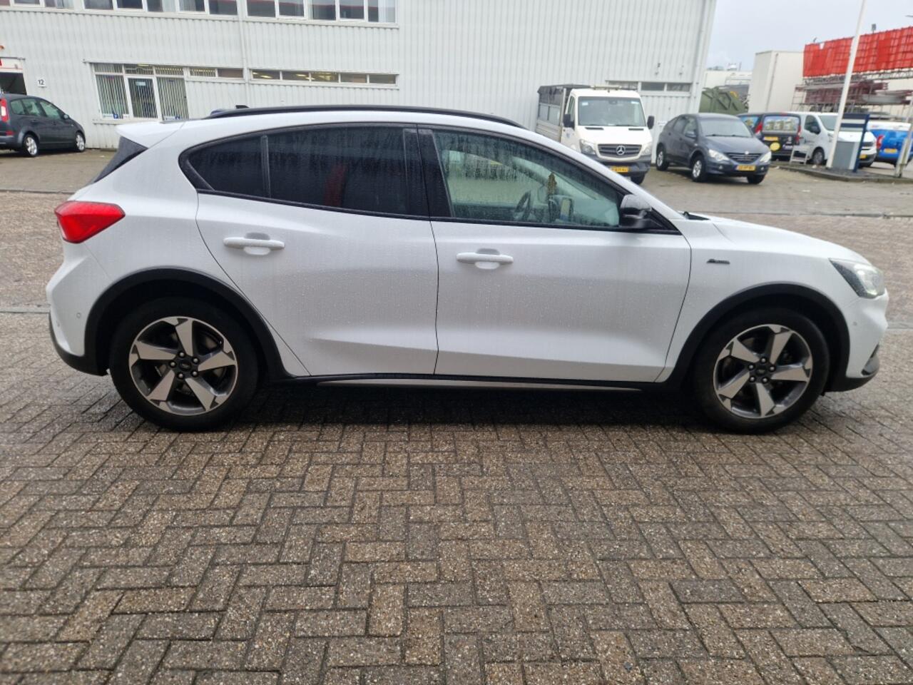 Ford FOCUS 1.5 EcoB. Active 1 jaar garantie
