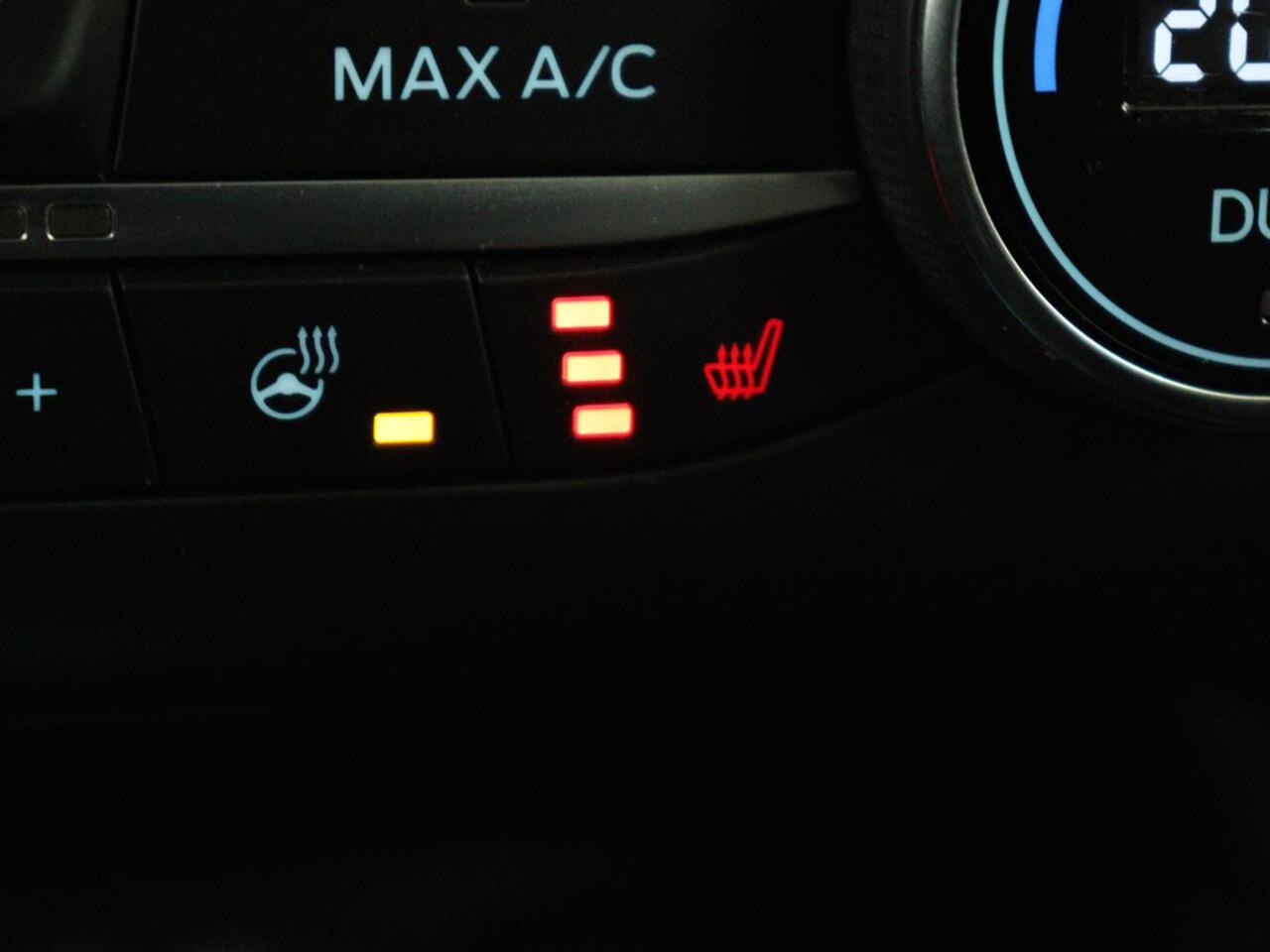 Ford FOCUS 1.0 EcoBoost Hybrid Titanium X | Stoelverwarming | Camera | Carplay | Digital Cockpit | Stuurverwarming | Keyless | Full LED | Parkeerhulp | Climate control | Cruise control