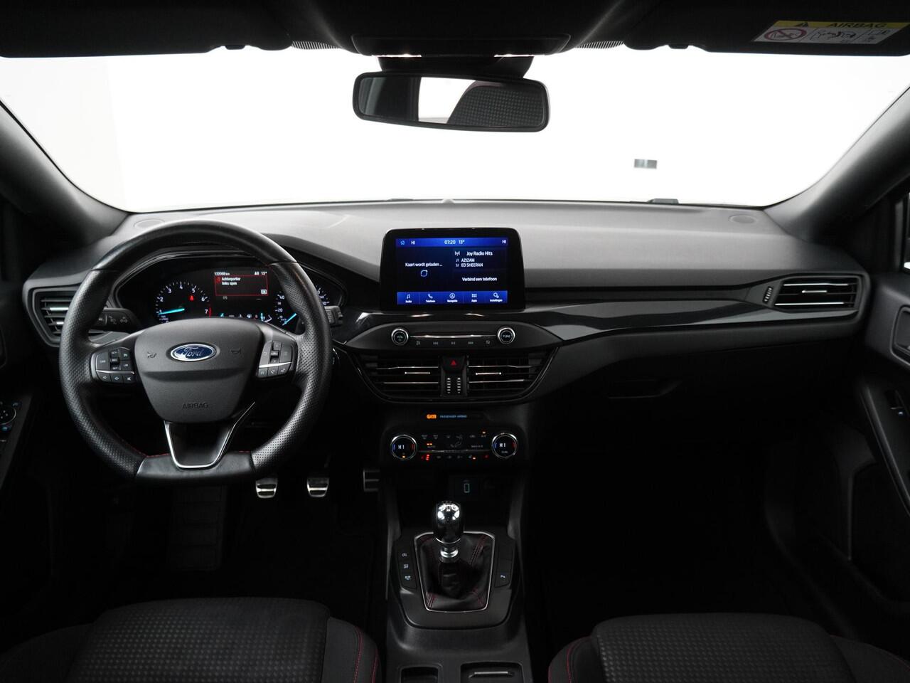 Ford FOCUS Wagon 1.0 EcoBoost Hybrid ST Line Business - Navigatie - Climate Controle - Keyless entry