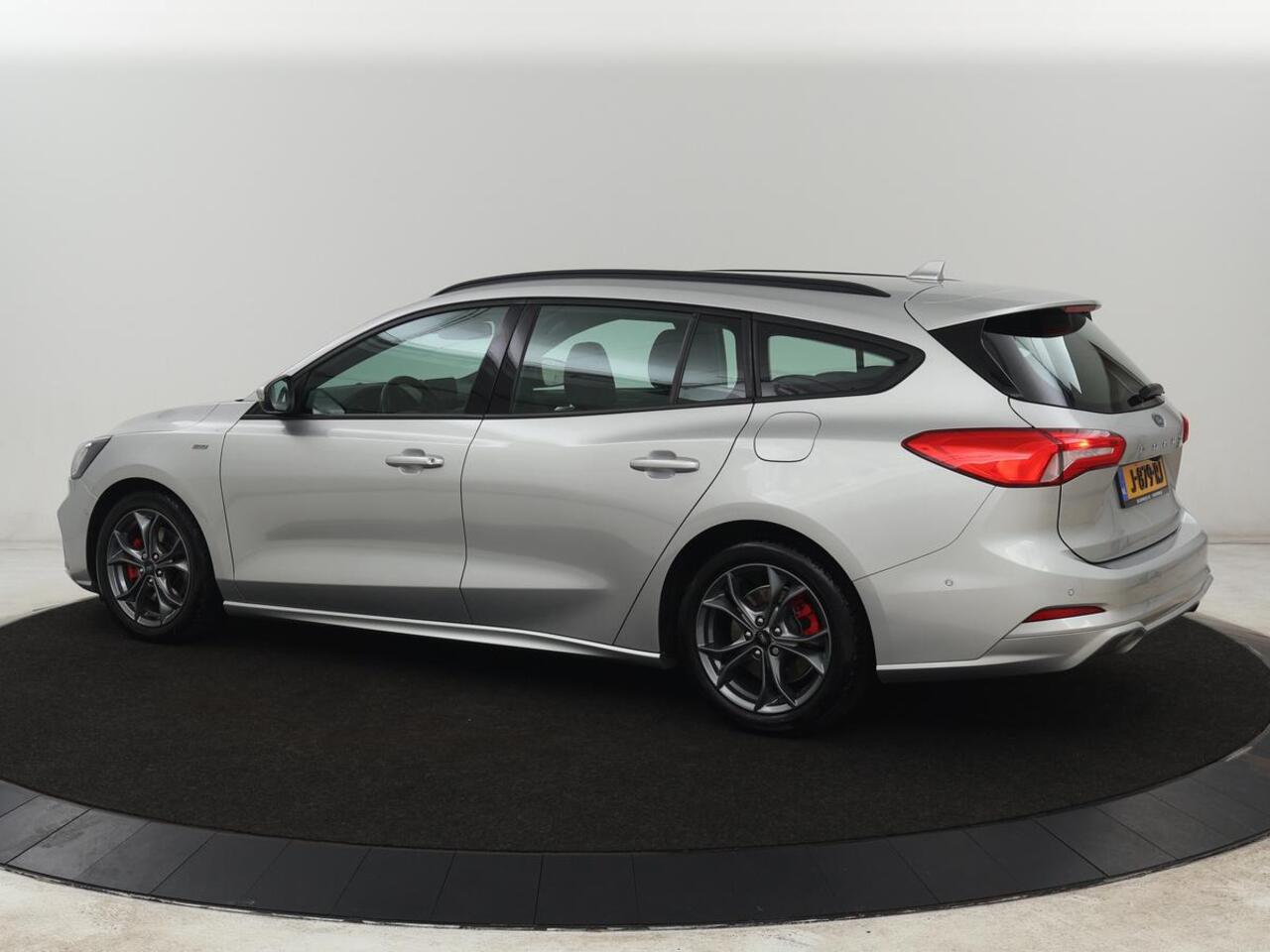 Ford FOCUS 1.5 EcoBoost ST Line | Stoelverwarming | Adaptive cruise | Camera | B&O Sound | Caplay | Keyless | Full LED | Park Assist | Climate control | Dodehoek detectie | Stuurverwarming