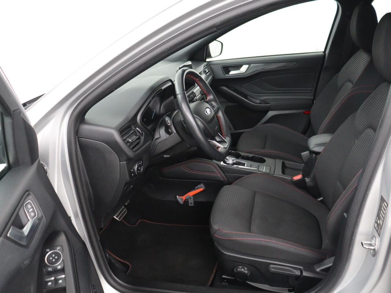 Ford FOCUS 1.5 EcoBoost ST Line | Stoelverwarming | Adaptive cruise | Camera | B&O Sound | Caplay | Keyless | Full LED | Park Assist | Climate control | Dodehoek detectie | Stuurverwarming