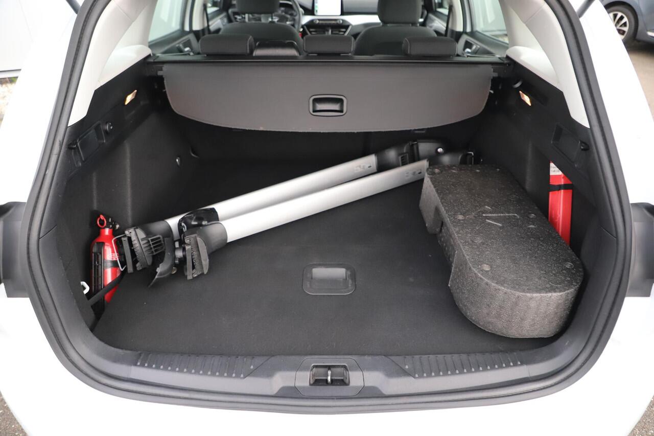 Ford FOCUS Wagon 1.0 EcoBoost Hybrid Trend Edition Business Panoramadak Stuur & Stoelverwarming Navigatie Achteruitrijcamera Airco Cruise Control