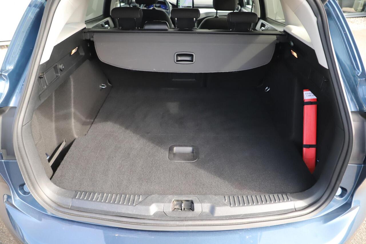 Ford FOCUS Wagon 1.0 EcoBoost Hybrid Titanium X Business Trekhaak Navigatie Achteruitrijcamera Winter Pakket Stuur & Stoelverwarming Carplay Android Cruise Control