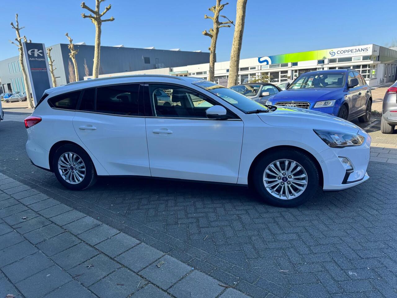 Ford FOCUS Wagon 1.0 EcoBoost Titanium Business