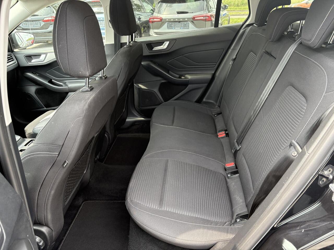 Ford FOCUS Wagon 1.0 EcoBoost Titanium Wagon | Winter Pack | Adaptive cruise control | Camera | Navigatie | 17 inch | Reservewiel