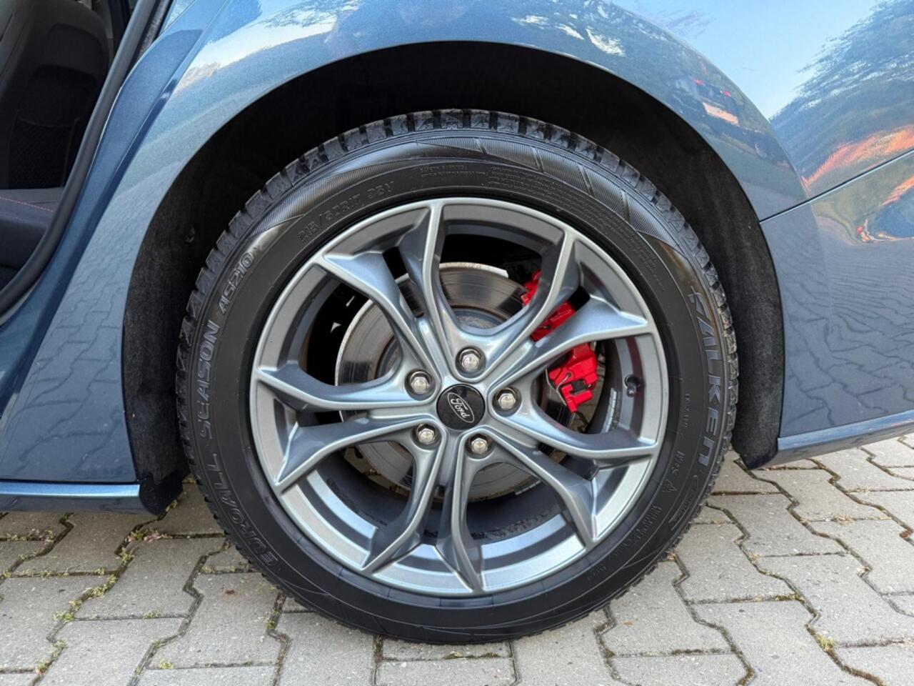 Ford FOCUS 1.0 EBH ST-line mild hybride