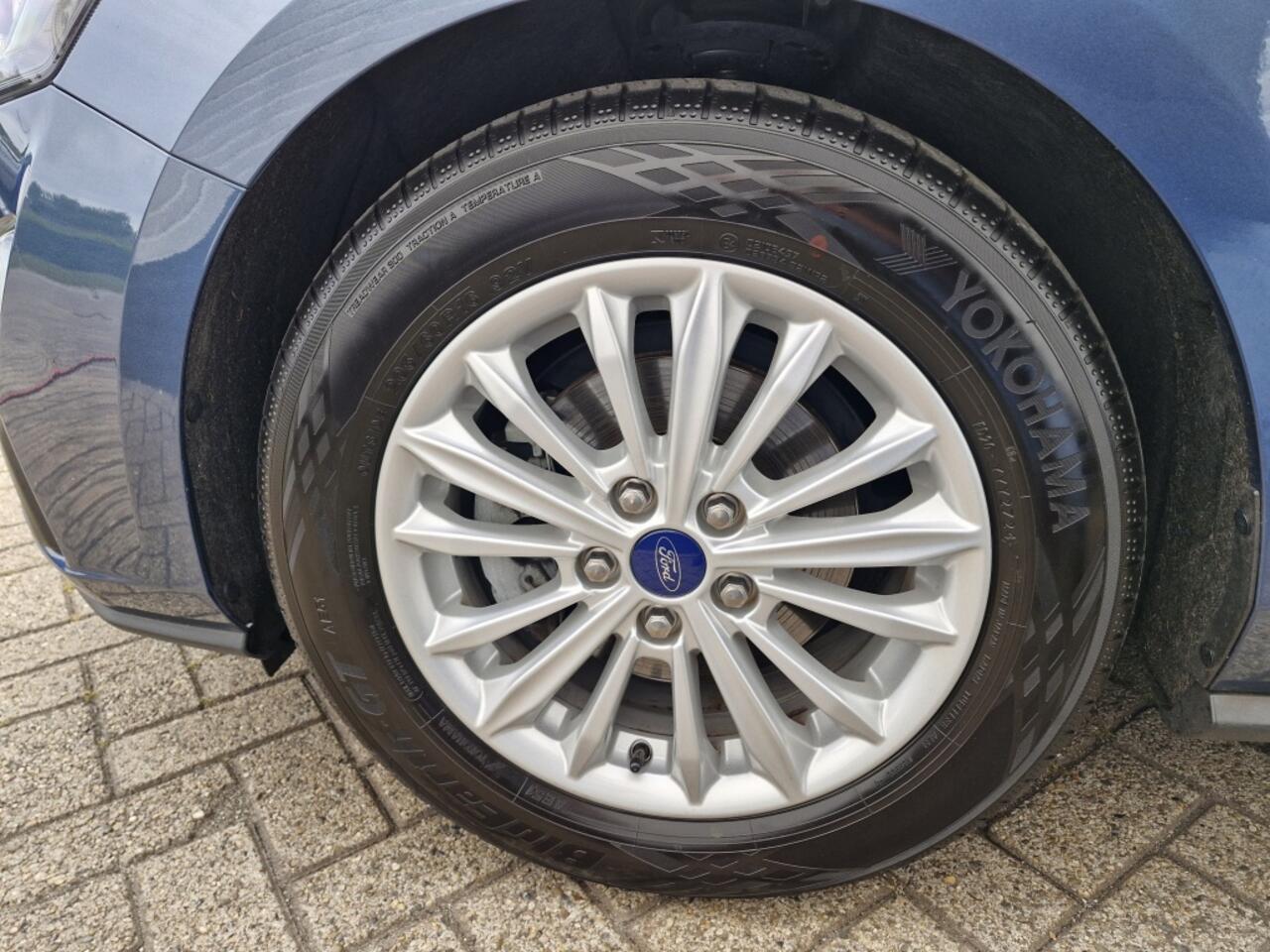 Ford FOCUS 125 pk Hybrid Titanium X Business | Park. sens v/a | Keyless | C