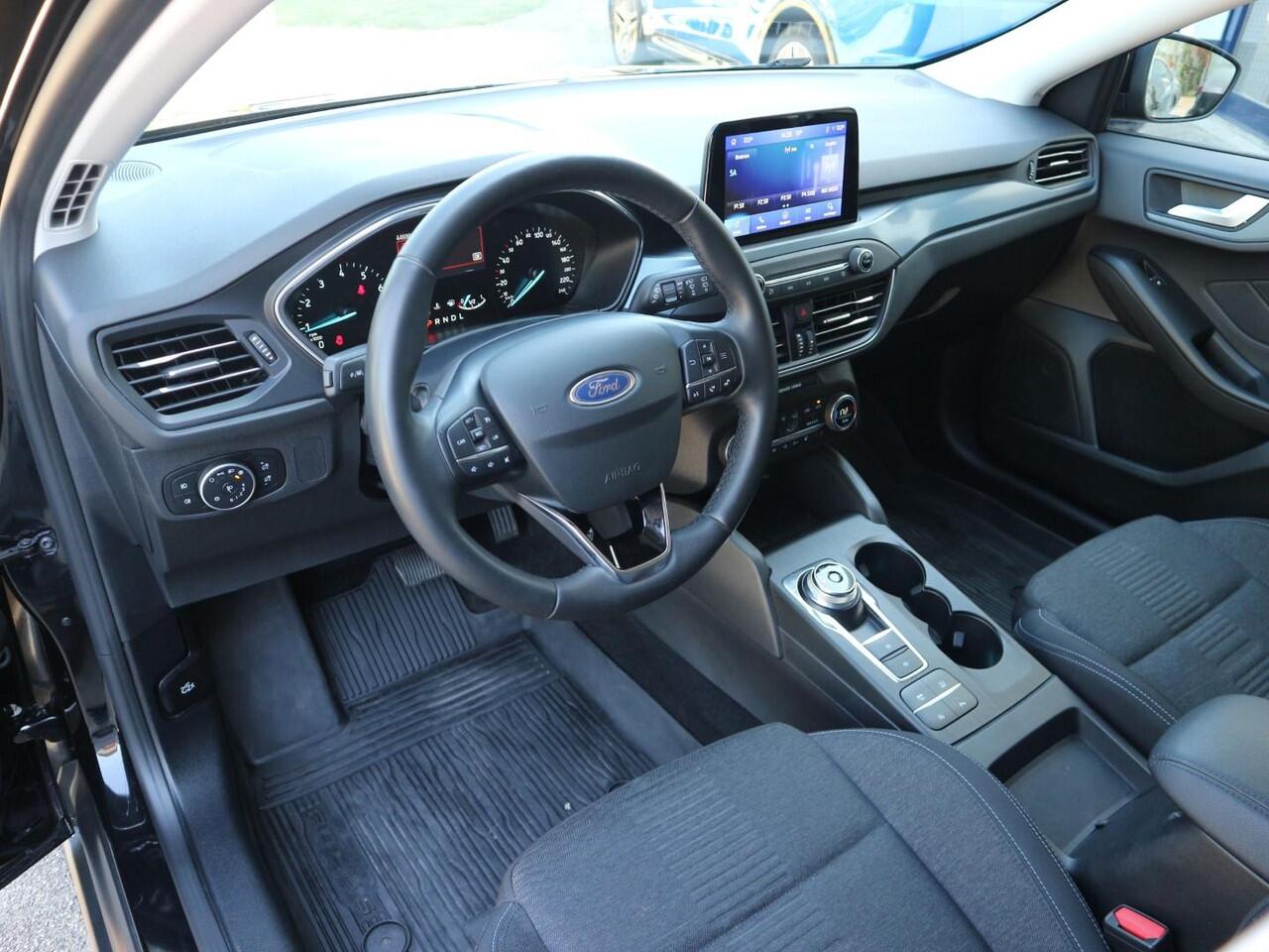 Ford FOCUS 1.0 EcoBoost Hybrid Active * NAVI * CAMERA * WINTERPAKKET *